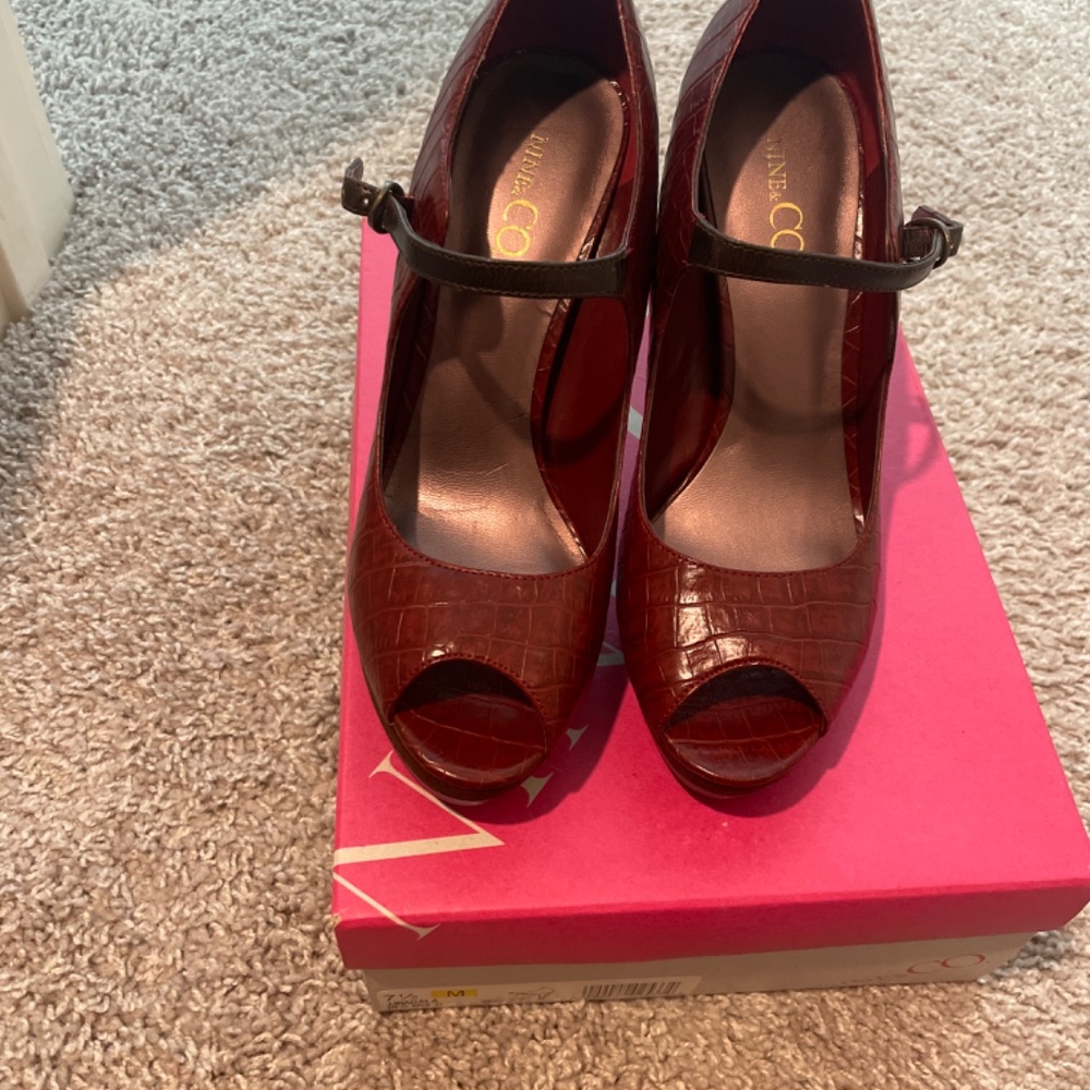 Shoes - Picture 3 of 5